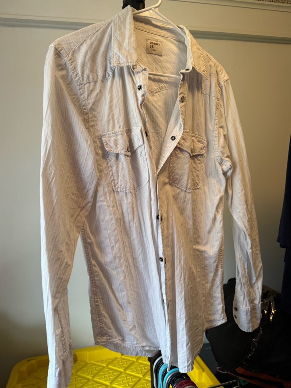 Old Navy Men's White Long-Sleeve Button-Down Shirt